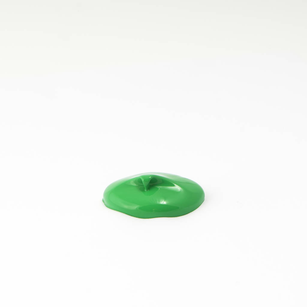 kapka akrylové zelené barvy na bílý povrch - Fotografie, Obrázek