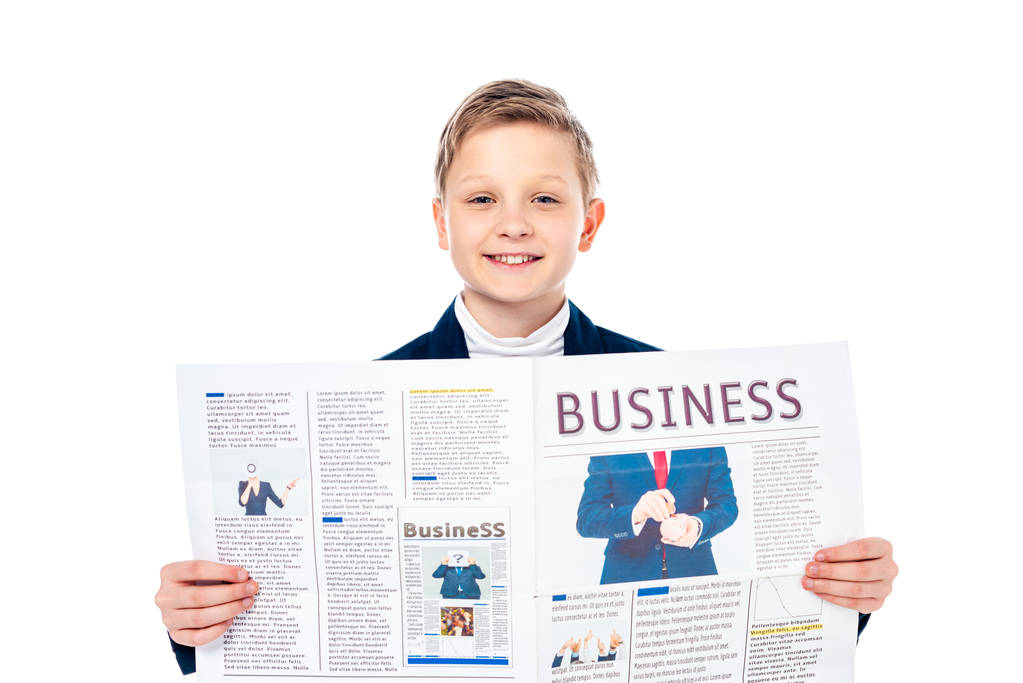 счастливый школьник в формальной одежде холдинг бизнес-газета "Изолированные на белом"
 - Фото, изображение