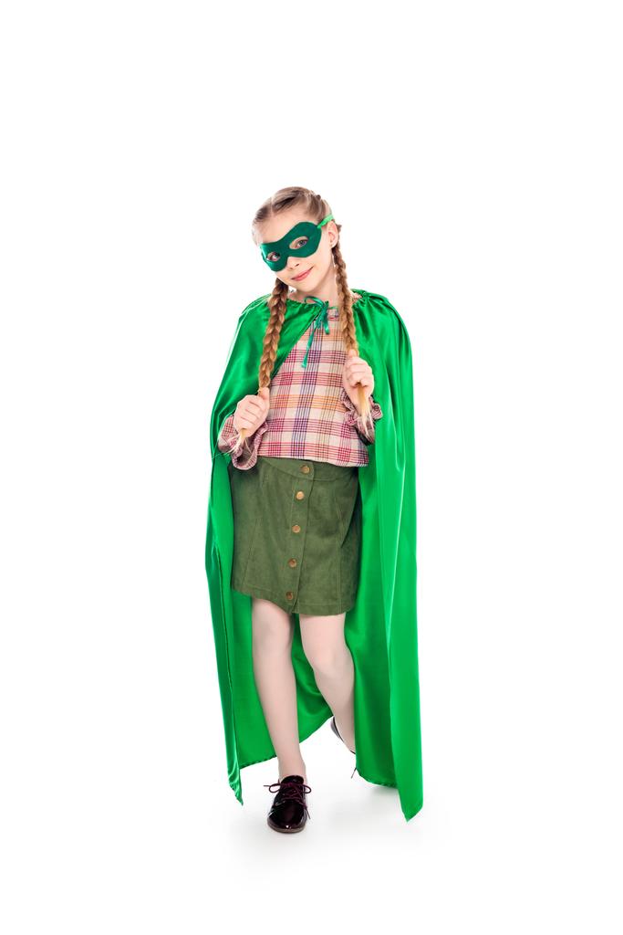 дитина в костюмі супергероя і маска позує Ізольовані на білому
 - Фото, зображення