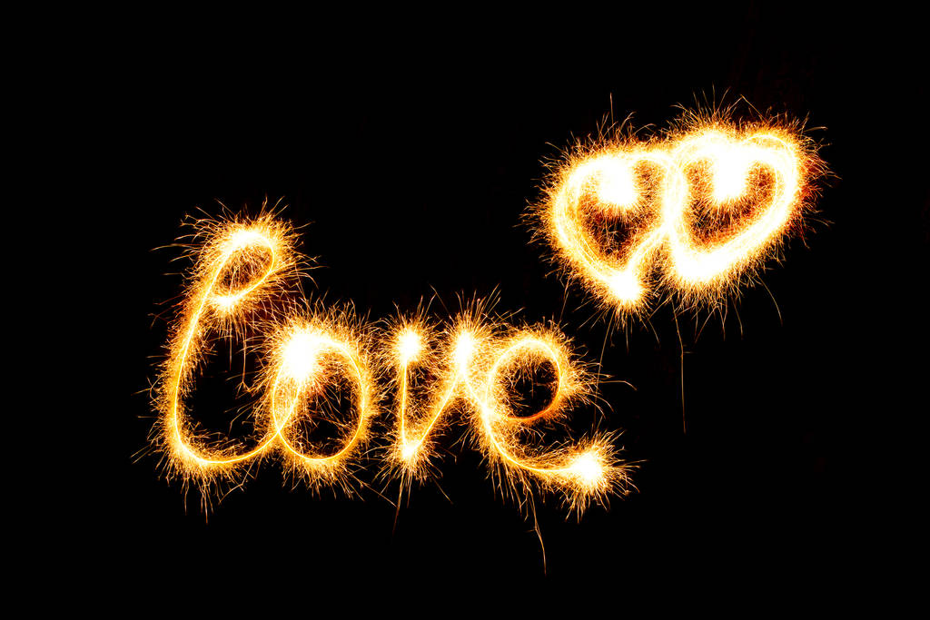Ystävänpäivä - Rakkaus teki sparkler mustalla taustalla
 - Valokuva, kuva
