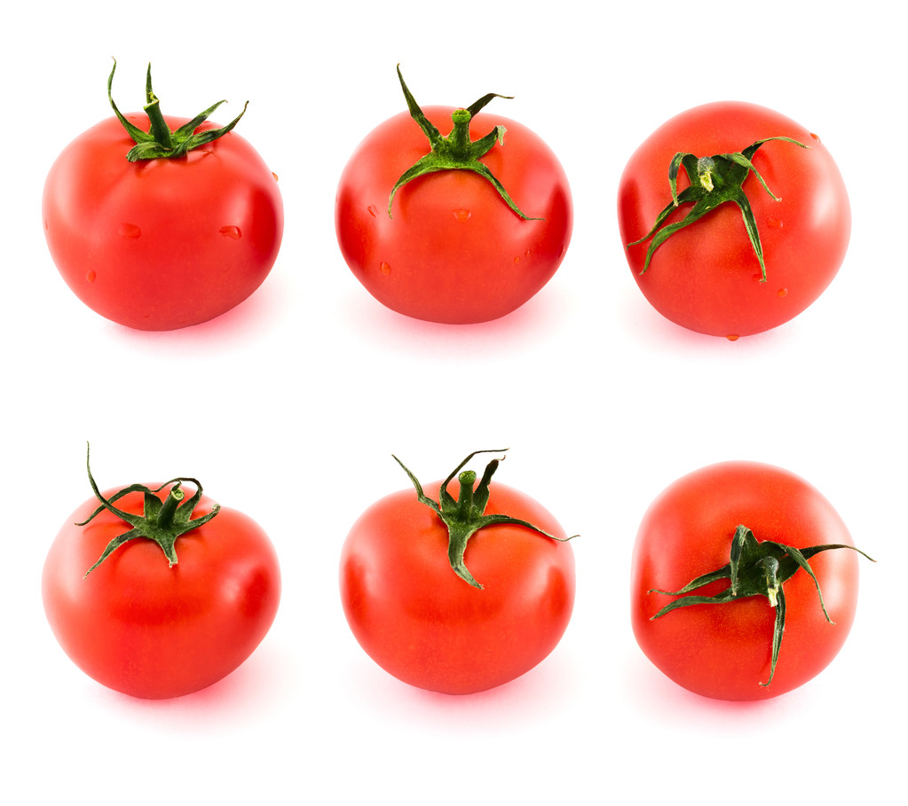 Шесть свежих томатов, покрытых каплями воды изолированы
 - Фото, изображение