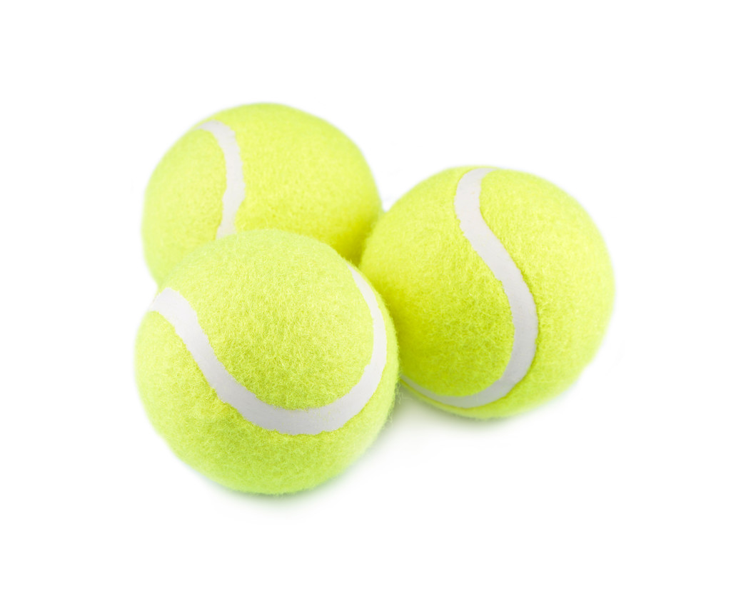 Tenisz labdák elszigetelt fehér háttér - Fotó, kép