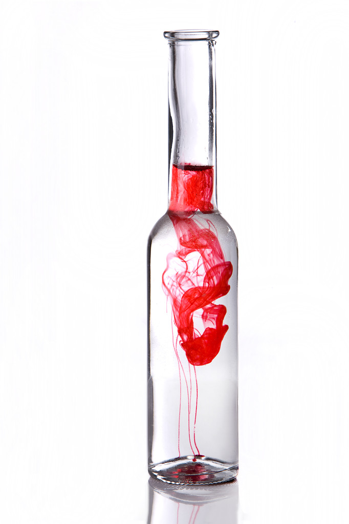 Rotes Giftgetränk in der Flasche - Foto, Bild