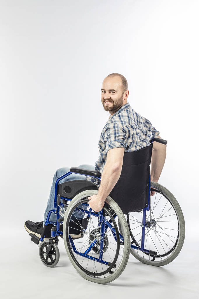 hombre en wheelschair
 - Foto, imagen