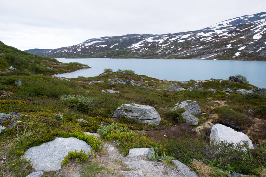 Bela paisagem na Noruega, Strynefjellet ao longo da estrada do condado norueguês
 - Foto, Imagem