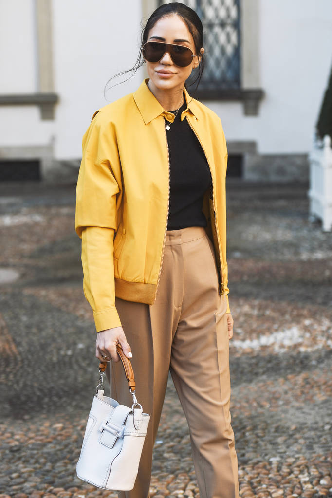 Milão, Itália - 22 de fevereiro de 2019: Street style - Influenciadora Tamara Kalinic após um desfile de moda durante a Milan Fashion Week - MFWFW19
 - Foto, Imagem
