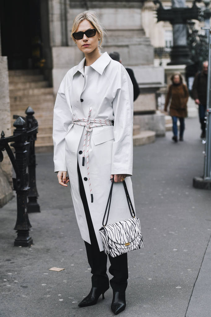 Paris, France - March 04, 2019: Street style outfit -  Fashionable person after a fashion show during Paris Fashion Week - PFWFW19 - Photo, Image