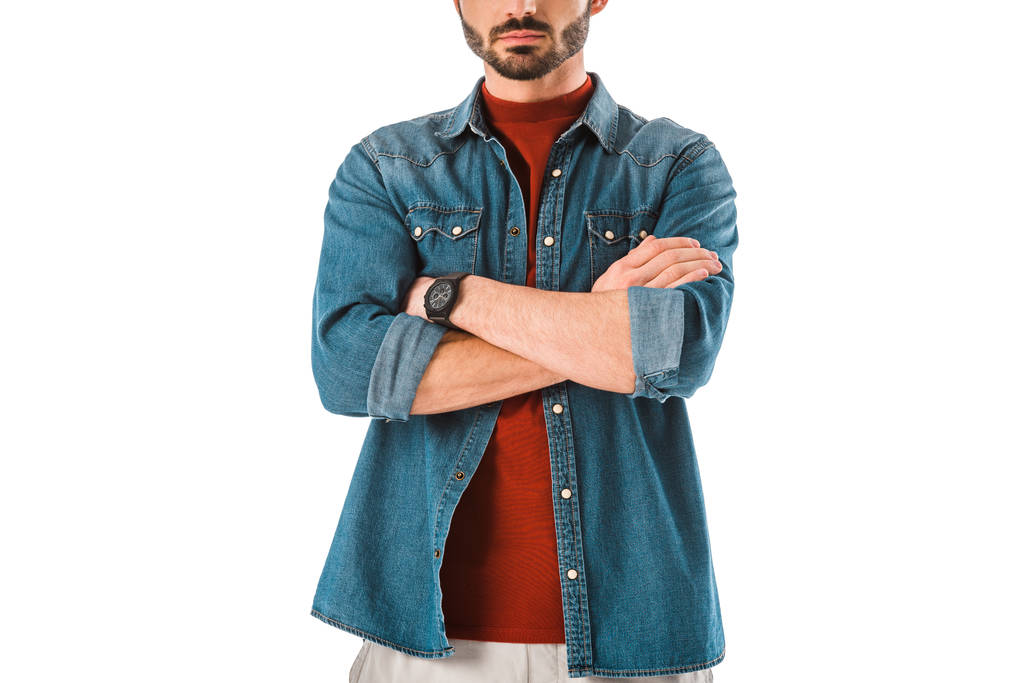 uomo barbuto adulto in camicia di jeans in piedi con braccia incrociate isolato su bianco
 - Foto, immagini
