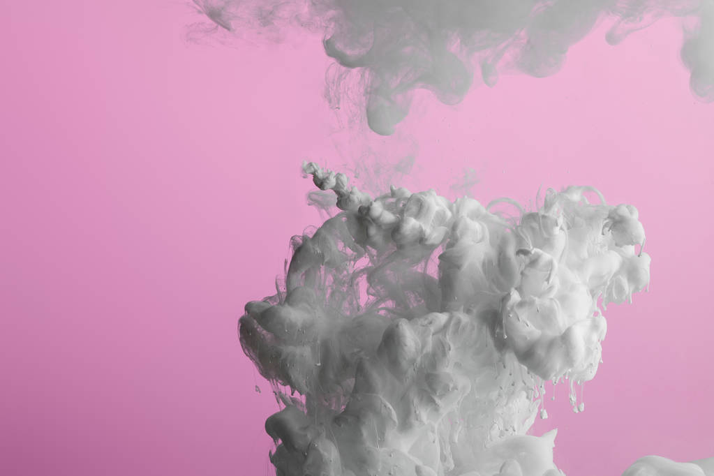 Κλείστε την όψη των ακρυλικού άσπρων ΒΑΦΩΝ που απομονώνονται σε ροζ - Φωτογραφία, εικόνα