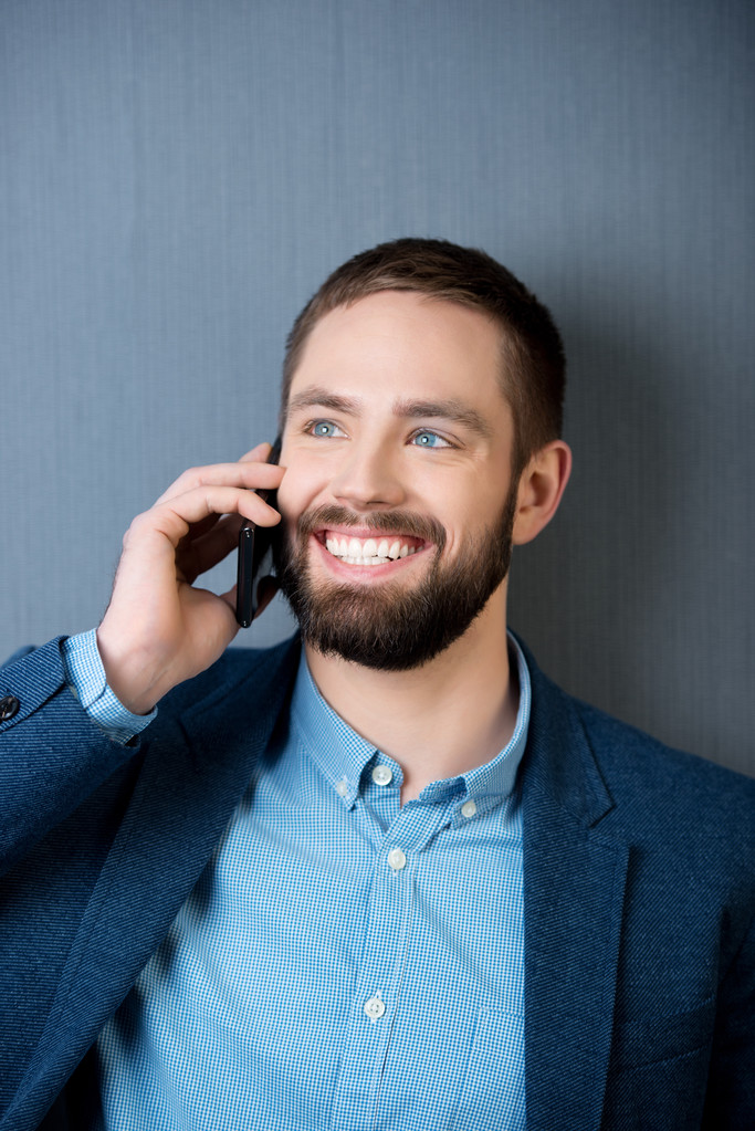 Boldog üzletember a hívás - Fotó, kép