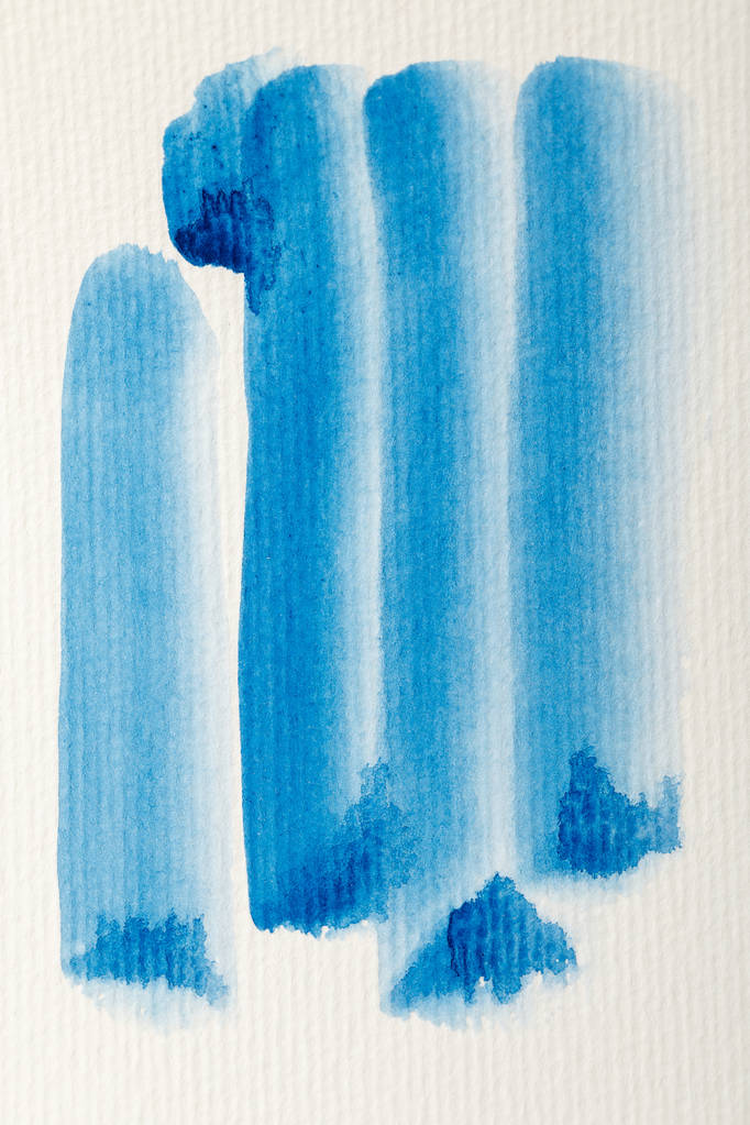 modrá akvarel malba křovinotahy na bílém texturovaného pozadí  - Fotografie, Obrázek