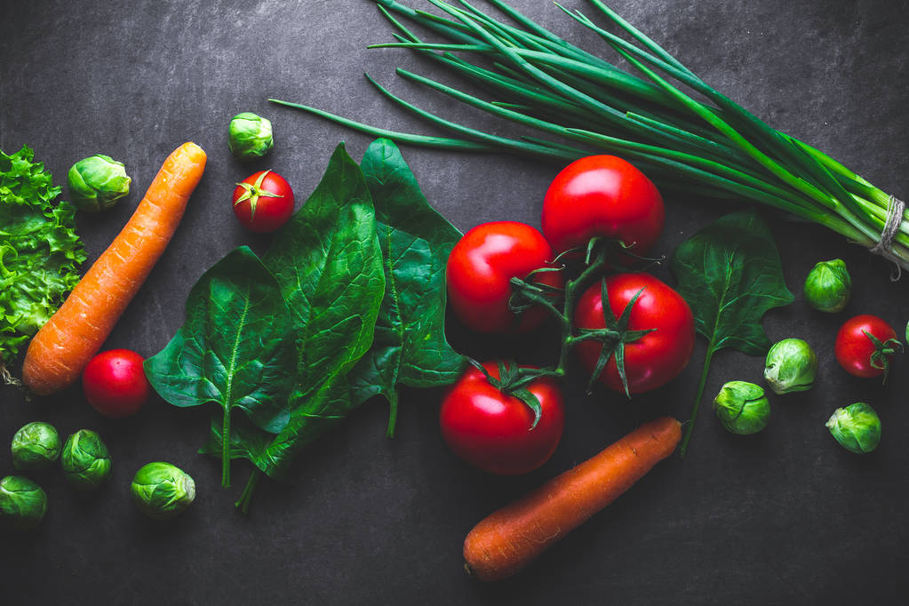 Διατροφή και διατροφή έννοια. Ώριμα λαχανικά για μαγείρεμα φρέσκο - Φωτογραφία, εικόνα