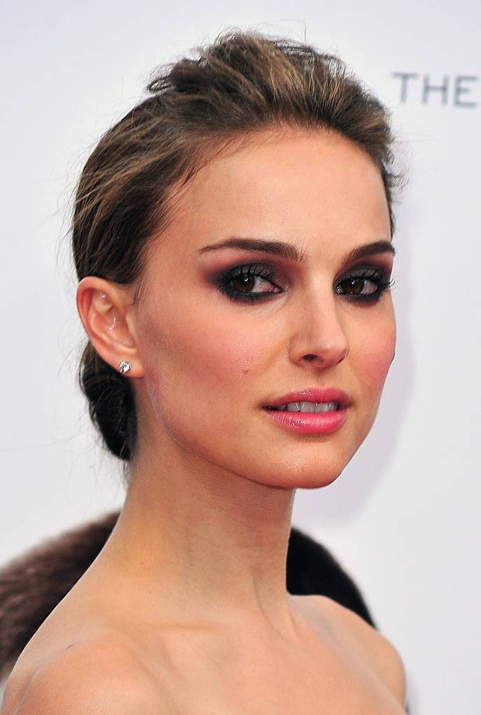 Natalie Portman at arrivals for BROTHERS New York Premiere, School of Visual Arts (SVA) Theater, New York, NY November 22, 2009. Photo By: Gregorio T. Binuya/Everett Collection - Photo, Image