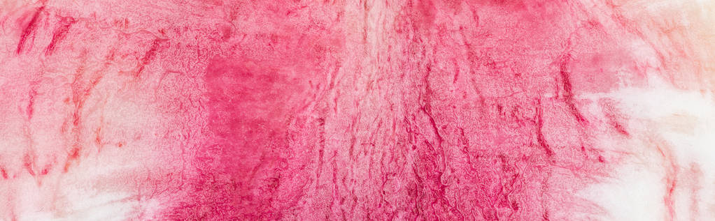 plano panorámico de crudo fresco morado sandía rábano rebanada
 - Foto, Imagen