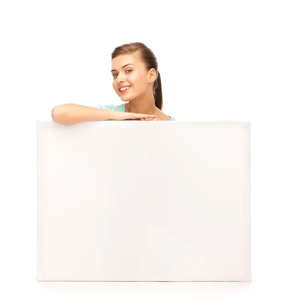 vrouw met wit leeg bord - Foto, afbeelding
