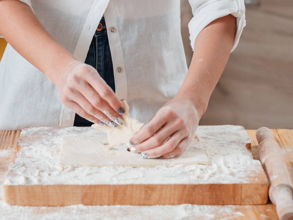 leipomo ruoka leivonnaiset keksi ruoanlaitto harrastus
 - Valokuva, kuva