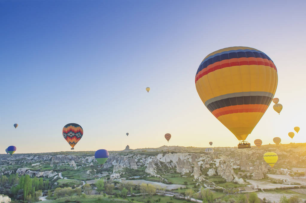 カッパドキア気球飛行 - 写真・画像