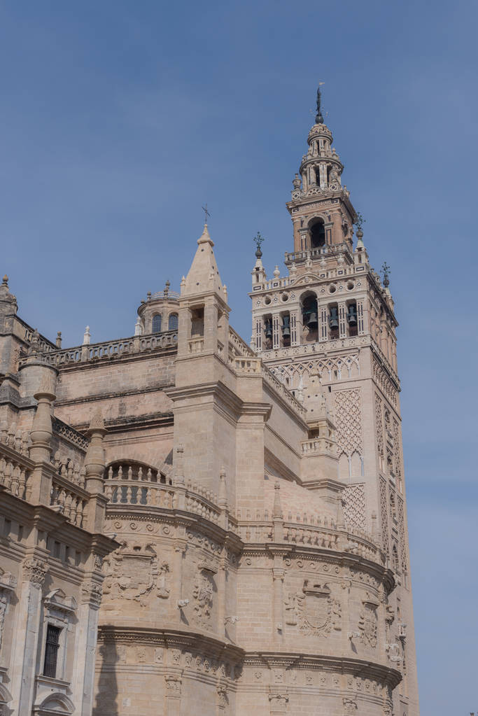 Katu- ja arkkitehtuuriluonnoksia. Sevillassa. Andalusiassa. Espanja
 - Valokuva, kuva