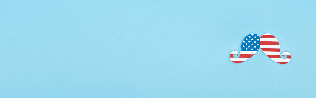 панорамний знімок вусів з американського прапора на синьому фоні з копіювальним простором
 - Фото, зображення