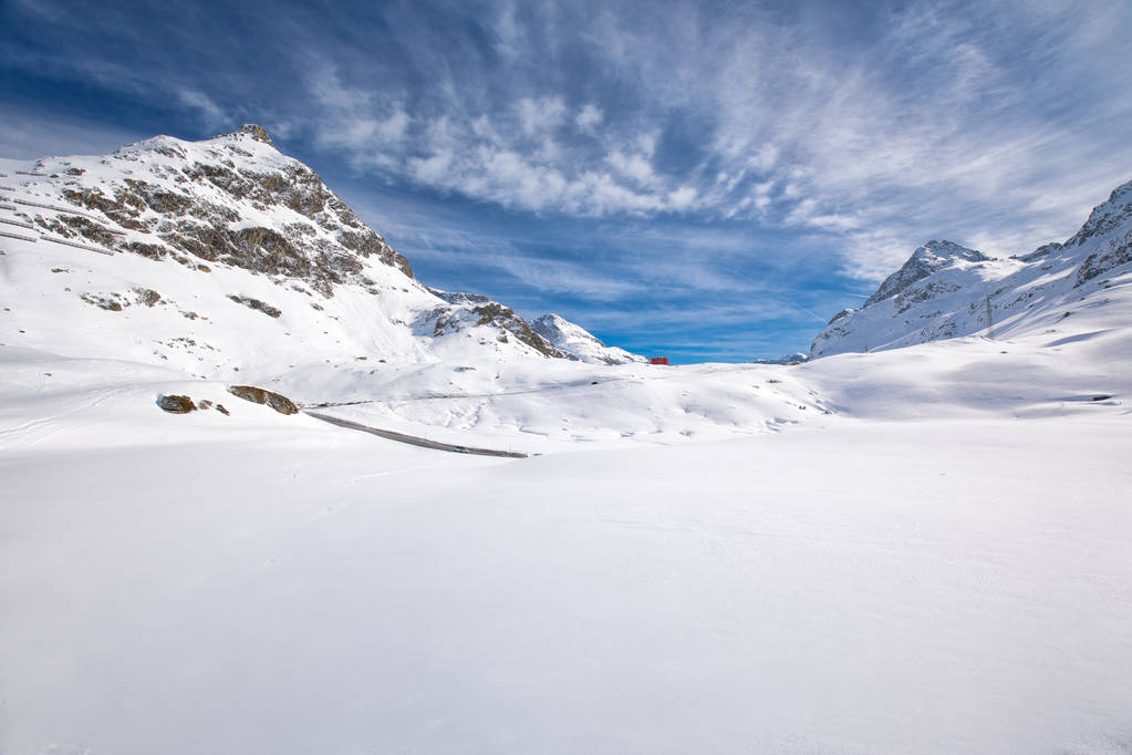 Julier mountain pass near Sankt Moritz, Grisons, Sveitsi, Eurooppa
 - Valokuva, kuva