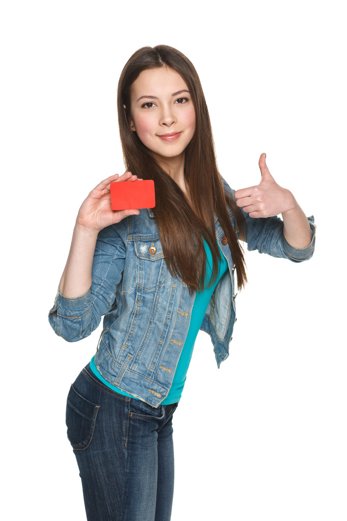 młoda nastolatka kobieta wyświetlone puste karty kredytowej - Zdjęcie, obraz