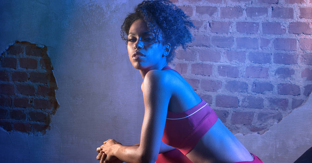 Afro femme après l'entraînement de gymnastique
. - Photo, image