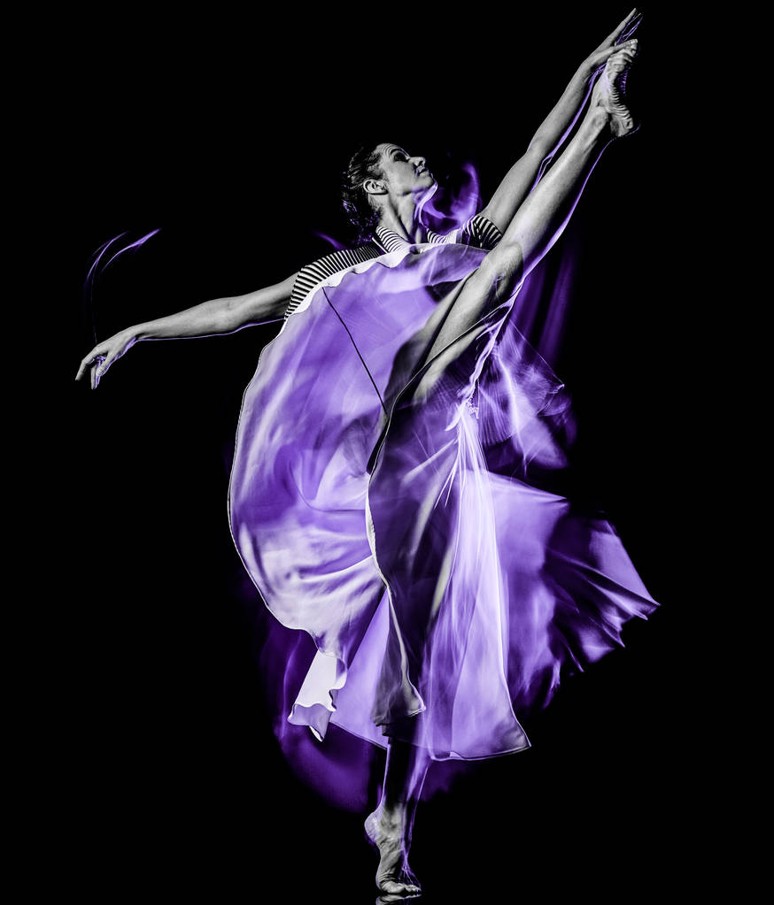 odern Bale dansçısı dans kadın siyah bacground izole - Fotoğraf, Görsel