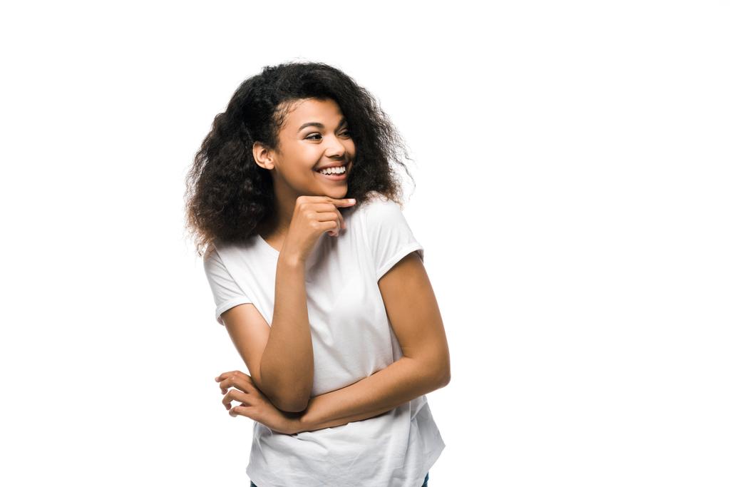 joyeuse fille afro-américaine en t-shirt blanc isolé sur blanc
  - Photo, image