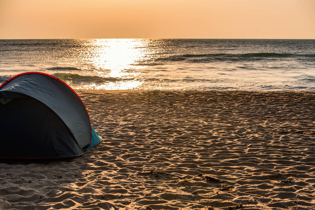 Uma pequena tenda
 - Foto, Imagem