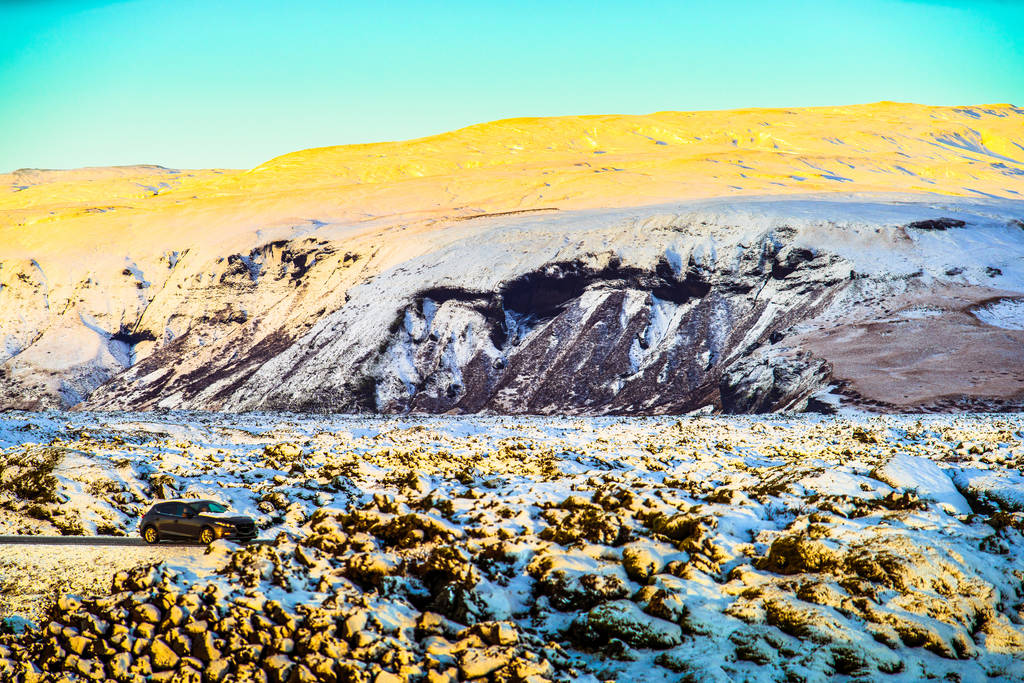 schneebedecktes Lavafeld in Island - Foto, Bild