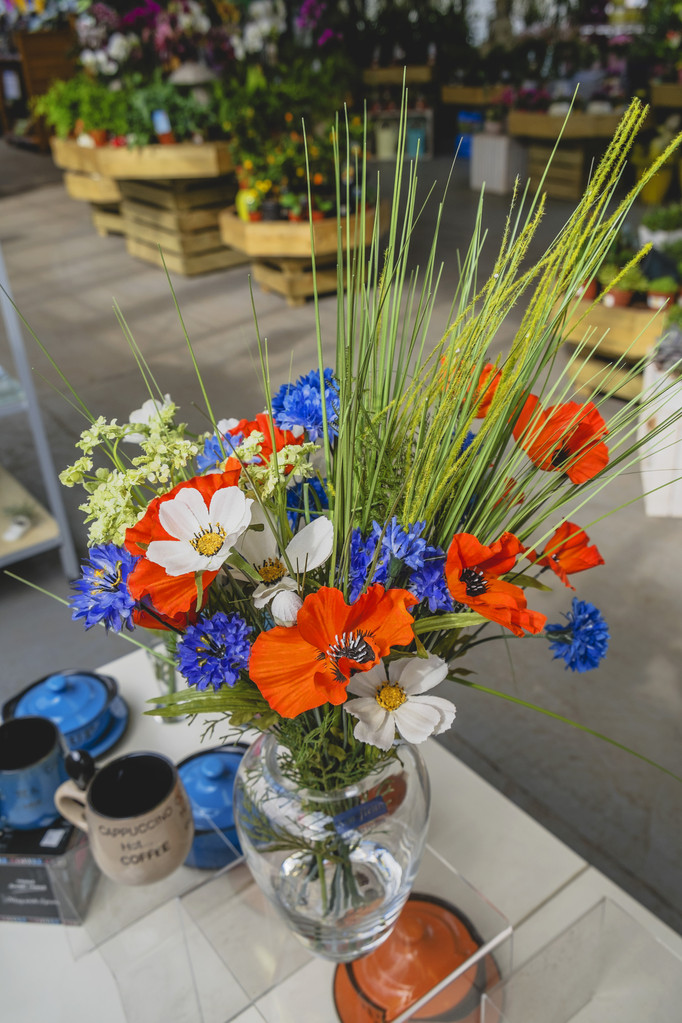 Bouquet de fleurs sauvages dans un vase
 - Photo, image