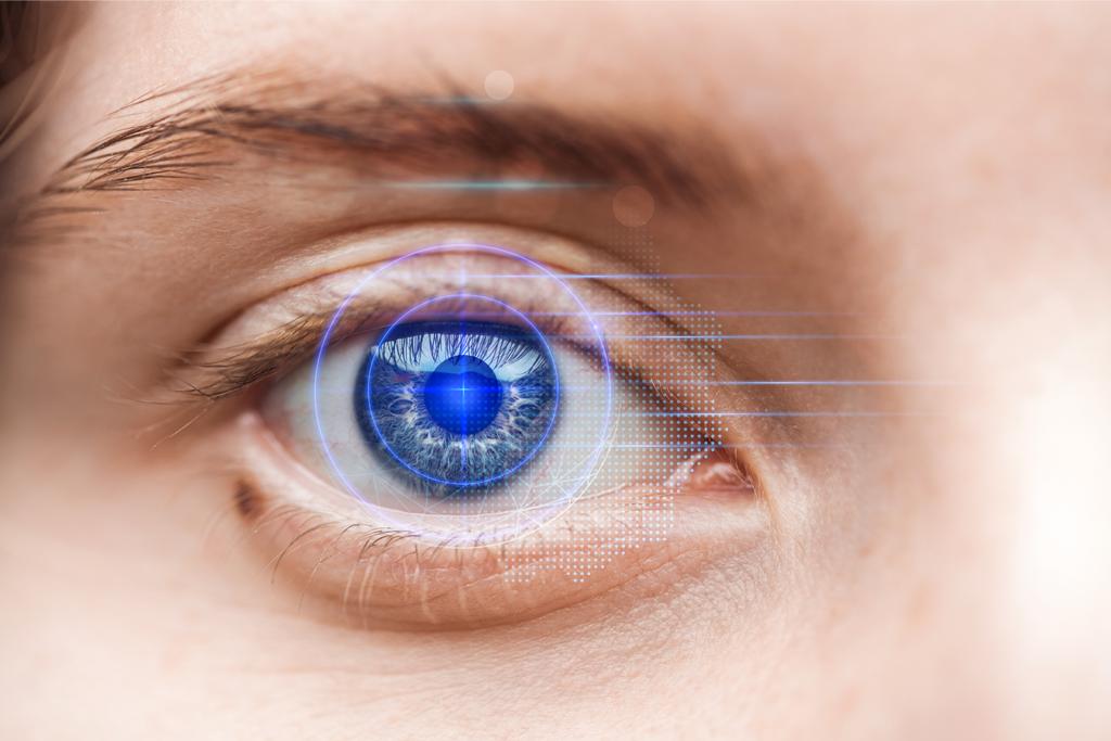 vista de perto do olho cinza mulher com ilustração de dados, conceito robótico
 - Foto, Imagem