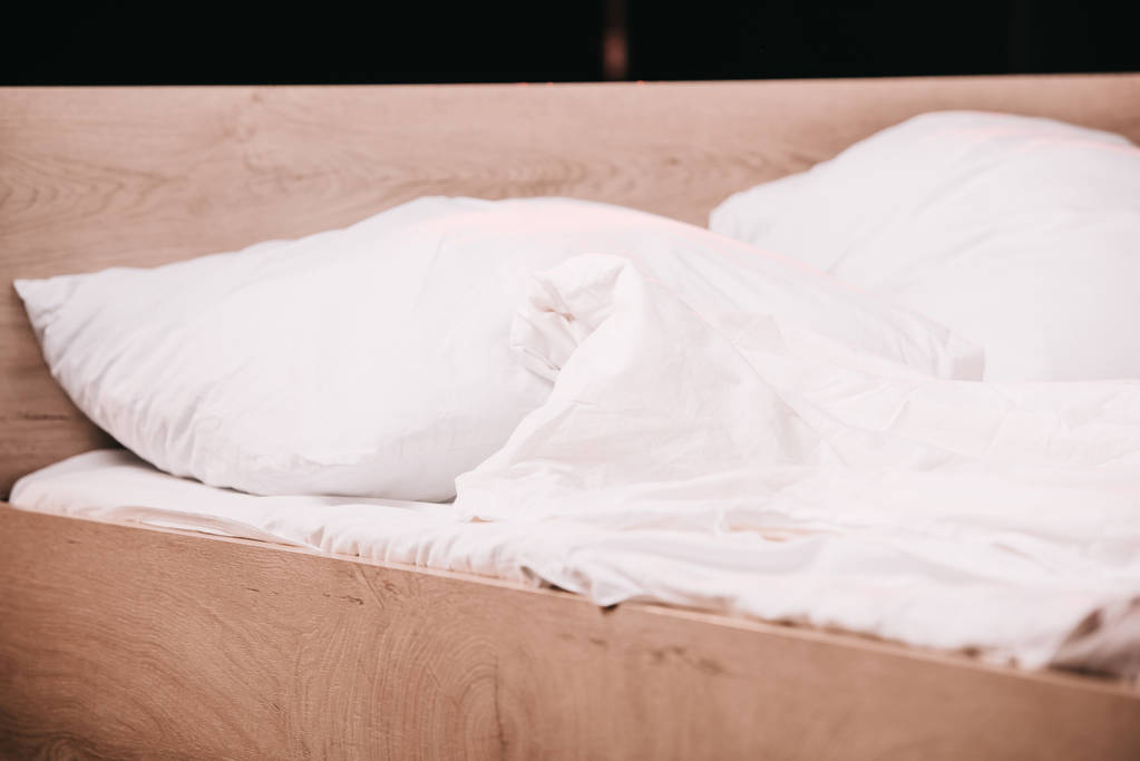 yastık seçici odak ve temiz yatak ise  - Fotoğraf, Görsel