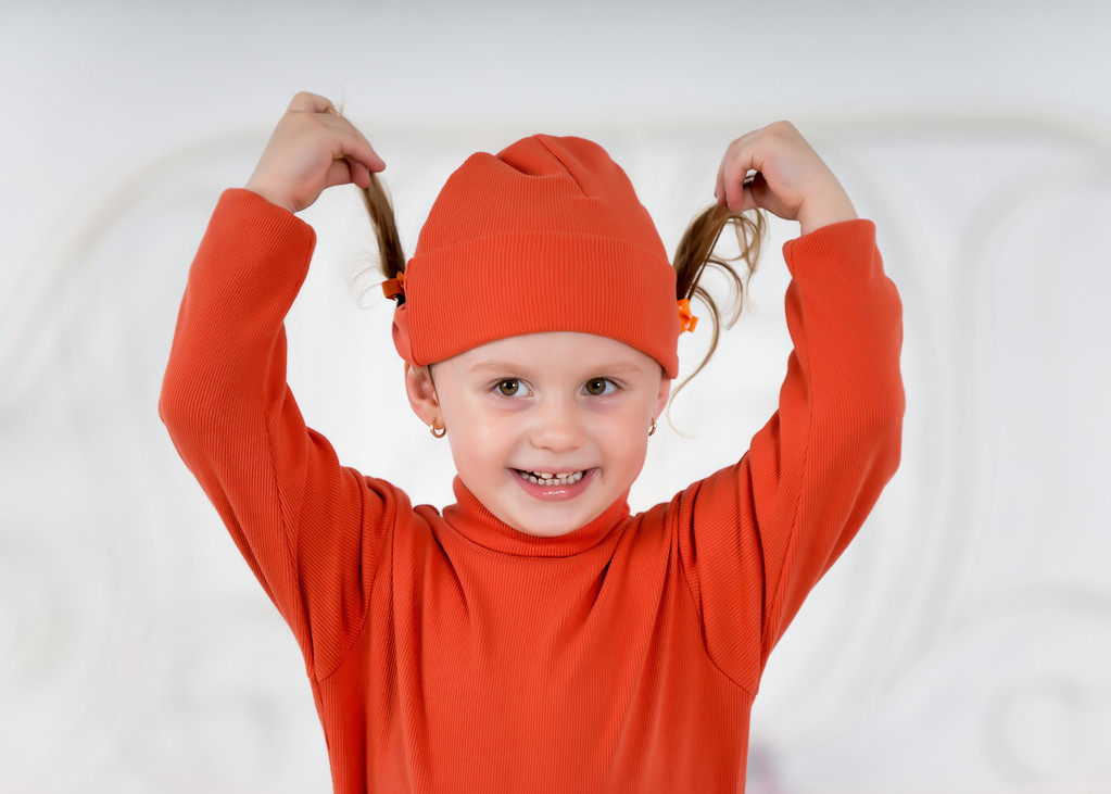 dítě v red hat - Fotografie, Obrázek