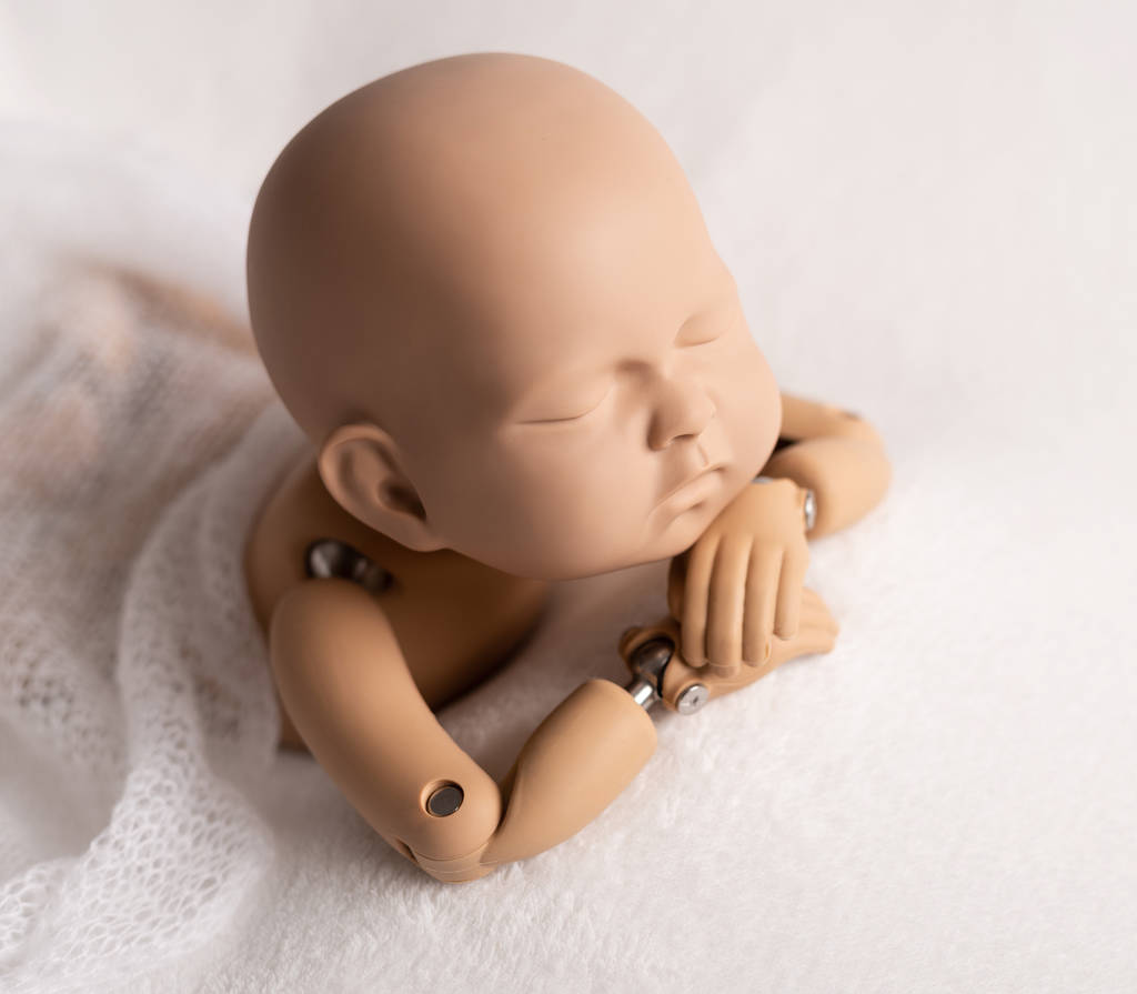Kunststof figuur van pasgeboren voor het fotograferen - Foto, afbeelding