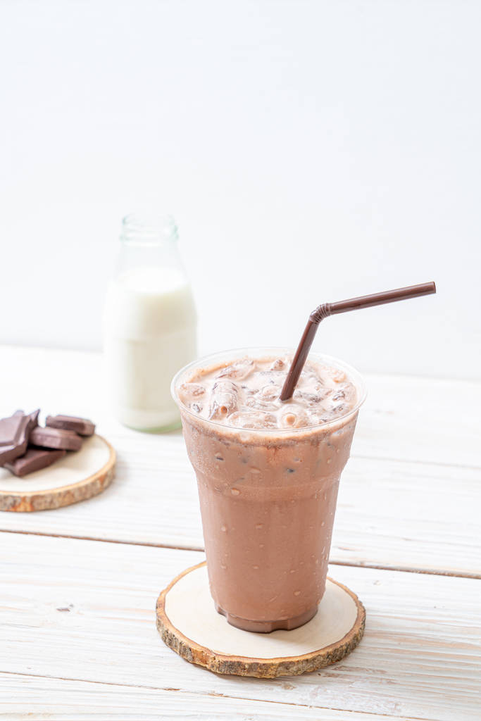 Напій з шоколадного молочного коктейлю
 - Фото, зображення