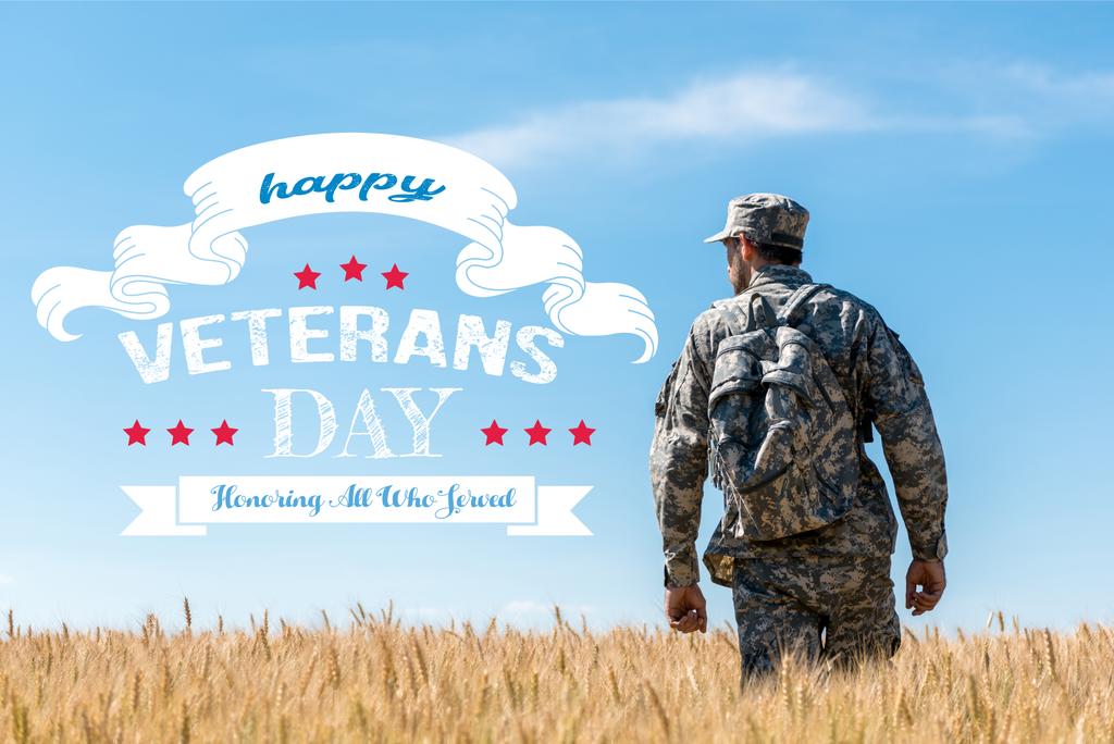 Soldat in Militäruniform mit Rucksack steht auf dem Feld mit goldenem Weizen und fröhlichem Veteranentag zu Ehren aller, die der Illustration dienten - Foto, Bild
