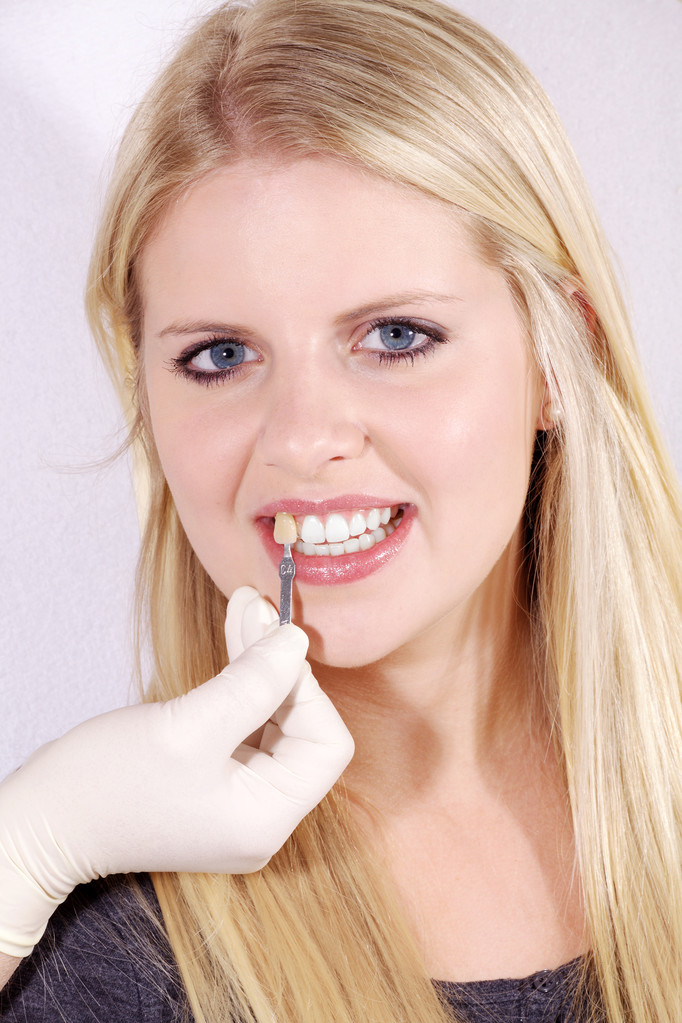Limpeza dental cosmética
 - Foto, Imagem