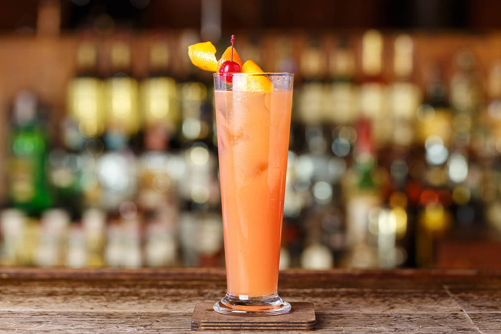 Grapefruit cocktail at the bar - Photo, Image
