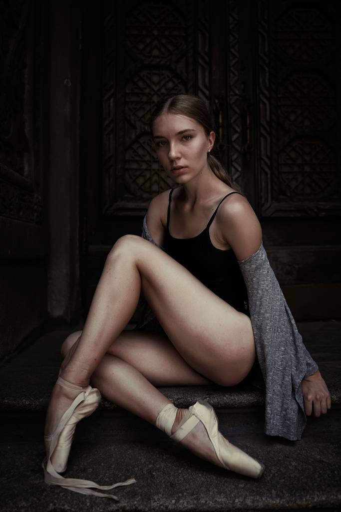 Mladá a půvabná baletka na ulici - Fotografie, Obrázek