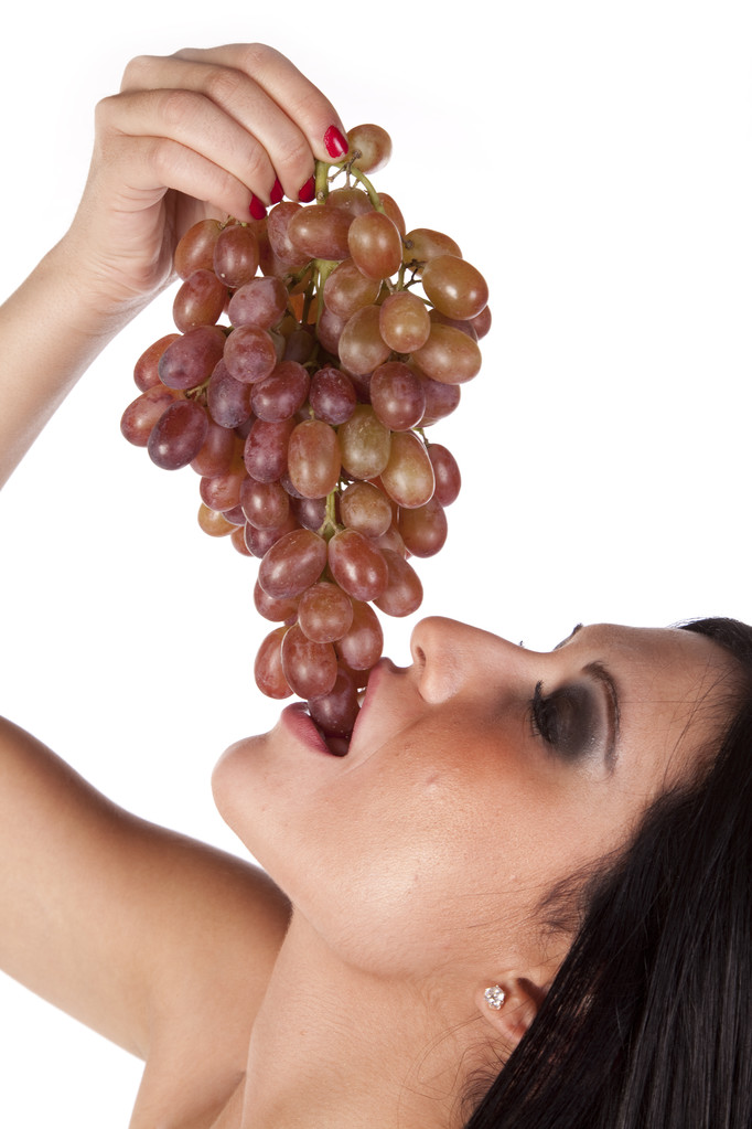 Крупный план поедания винограда
 - Фото, изображение
