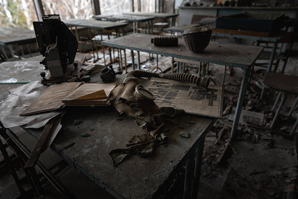 Pripyat, Çernobil Dışlama Bölgesi 2019'un 5 numaralı okulunda Terk Edilmiş Sınıf - Fotoğraf, Görsel
