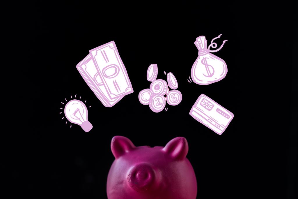 tirelire rose près de l'ampoule, argent comptant et sac d'argent sur noir
  - Photo, image