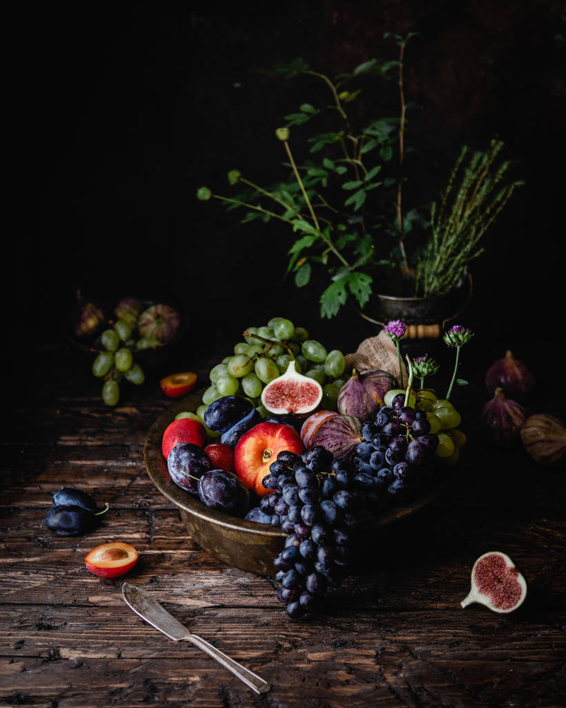 Крупним планом свіжий стиглий набір фруктів
  - Фото, зображення