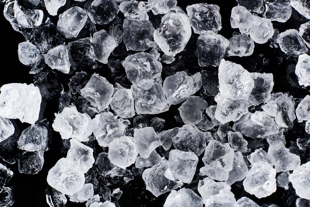 vista superior de cubos de hielo helados aislados en negro
 - Foto, Imagen