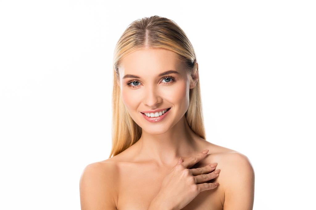 naakte gelukkige blonde vrouw met witte tanden geïsoleerd op wit - Foto, afbeelding