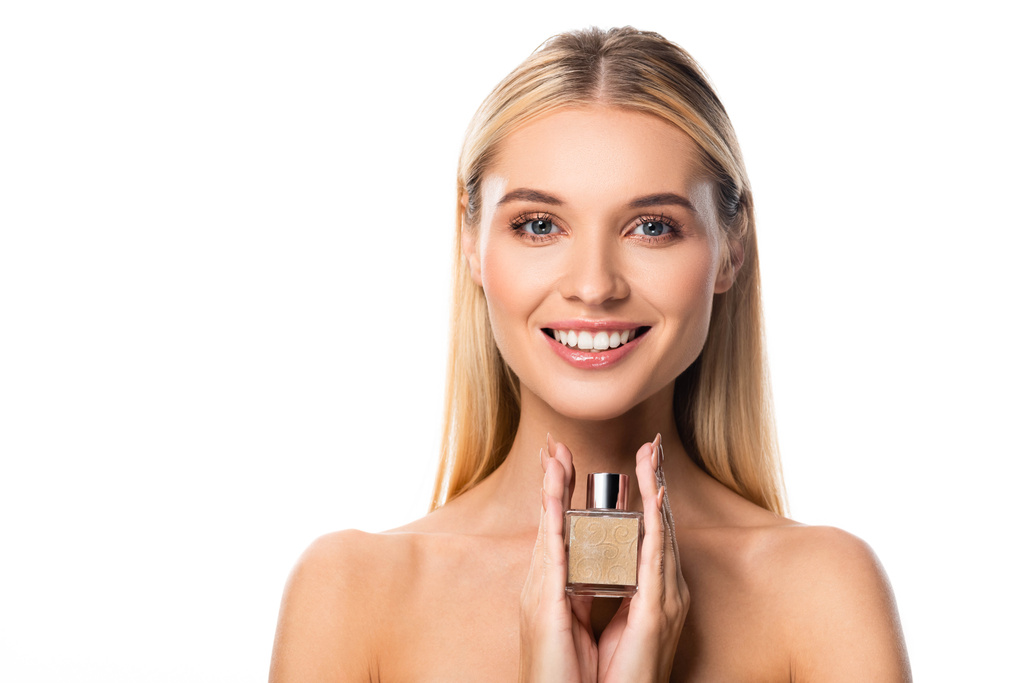 блондинка гола щаслива жінка тримає парфуми ізольовані на білому
 - Фото, зображення