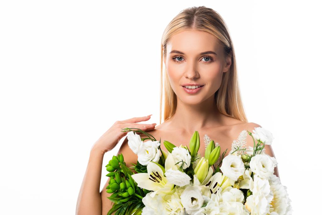 όμορφη γυμνή γυναίκα με λουλούδια απομονώνονται σε λευκό - Φωτογραφία, εικόνα