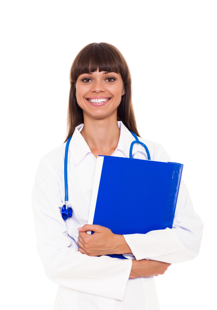 Médico médico mujer sonrisa con estetoscopio y carpeta azul
 - Foto, imagen