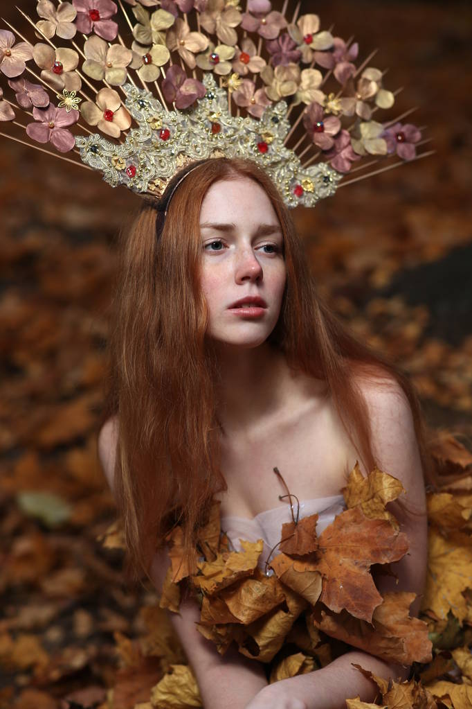 Módní podzimní model, podzimní listí šaty, krasavice - Fotografie, Obrázek